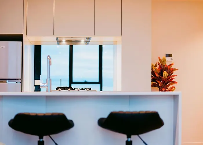 Top-Tier 2 Bdrm City View Southbank Apt 47Th Floor