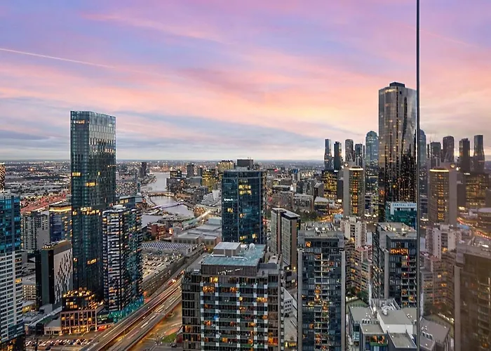 Top-Tier 2 Bdrm City View Southbank Apt 47Th Floor