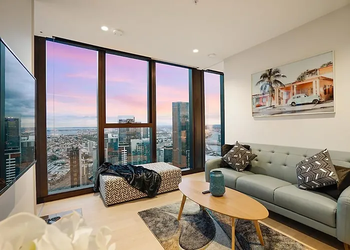 Top-Tier 2 Bdrm City View Southbank Apt 47Th Floor