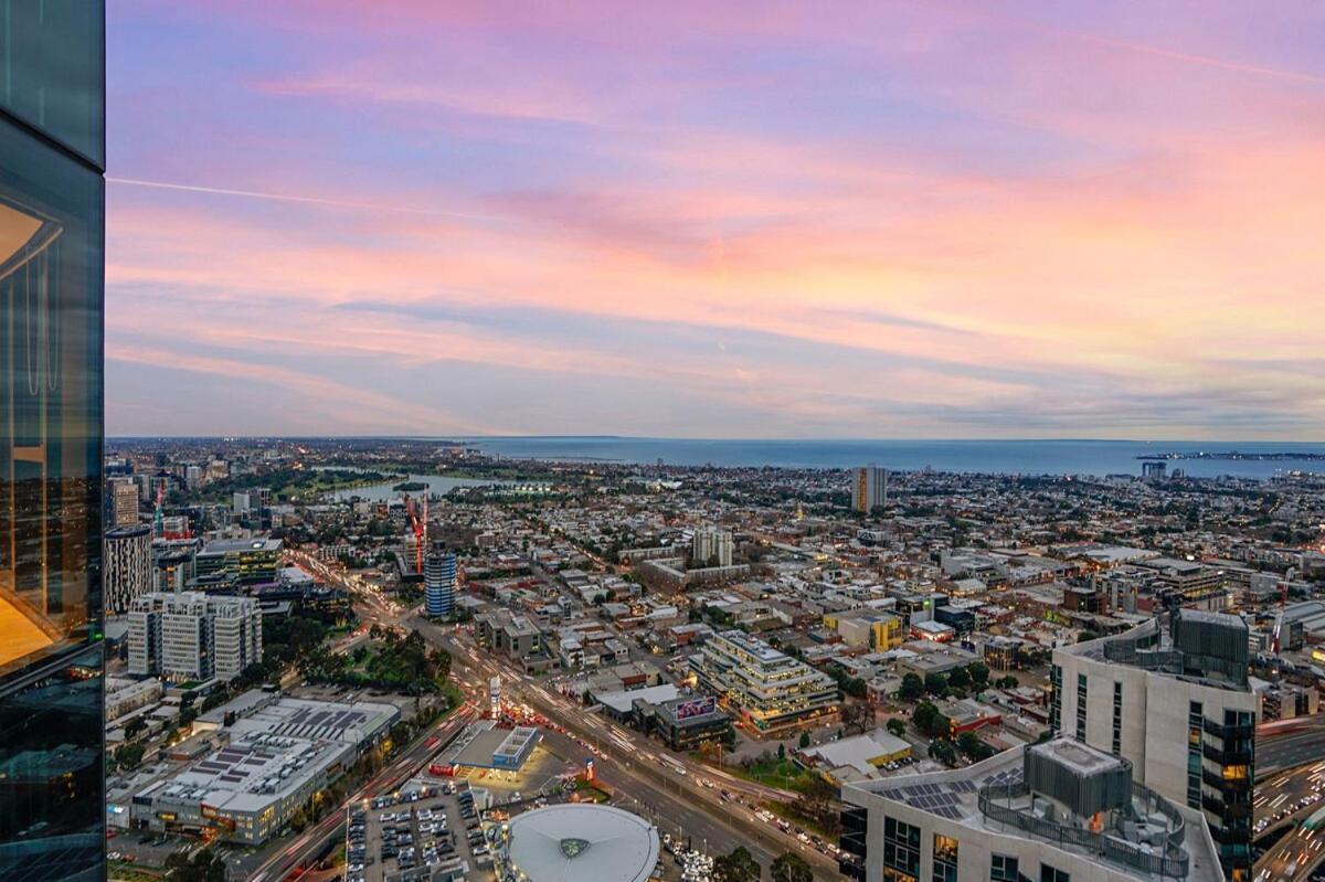 Top-tier 2 Bdrm View Southbank 47th Floor Apartment *