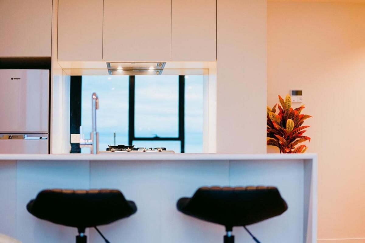 Top-tier 2 Bdrm View Southbank 47th Floor