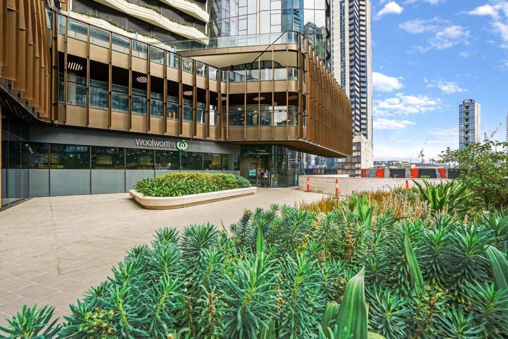 Top-tier 2 Bdrm View Southbank 47th Floor Apartment *