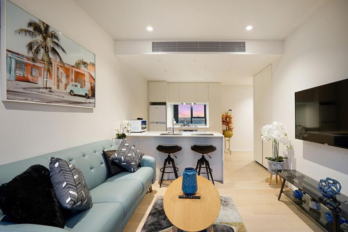 Top-tier 2 Bdrm View Southbank 47th Floor Apartment *